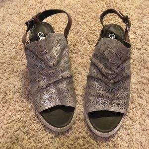 Naughty Monkey Peep-toe Sandal